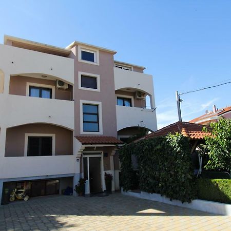 Apartments Lili Biograd Na Moru Exteriör bild