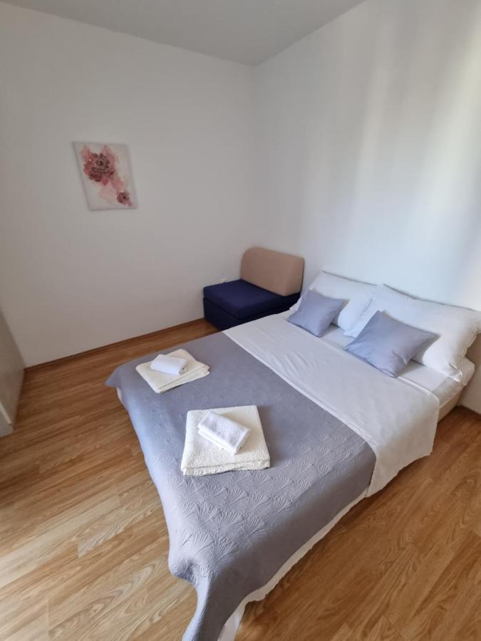 Apartments Lili Biograd Na Moru Exteriör bild