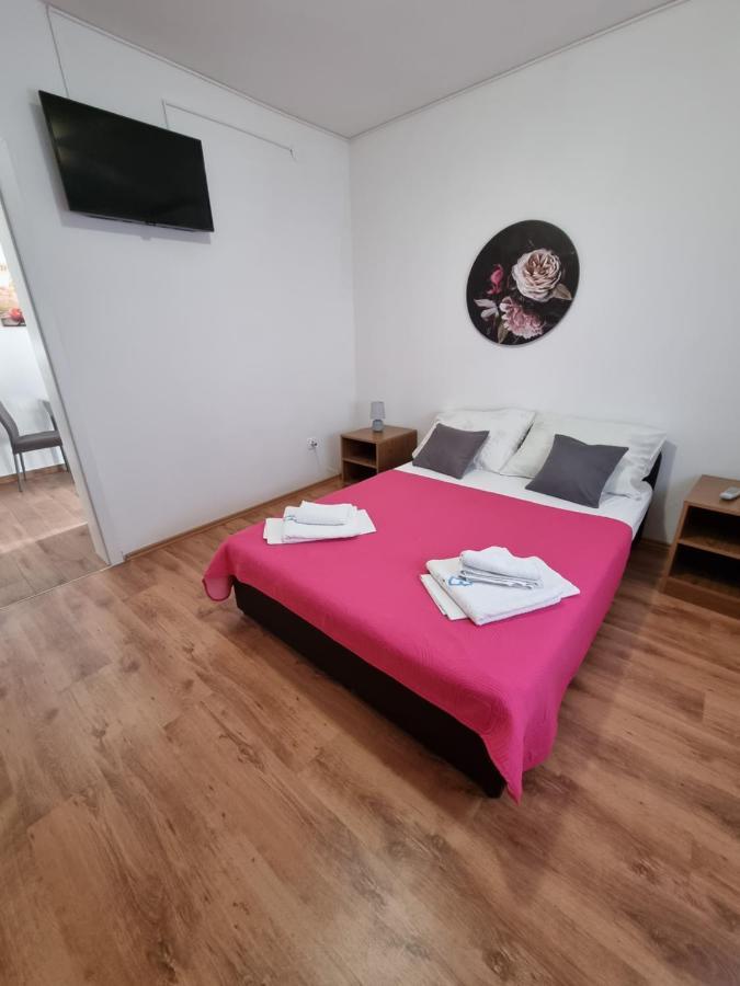 Apartments Lili Biograd Na Moru Exteriör bild