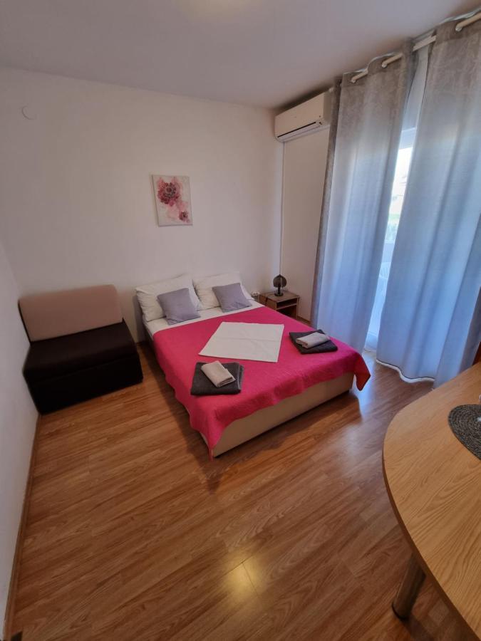 Apartments Lili Biograd Na Moru Exteriör bild
