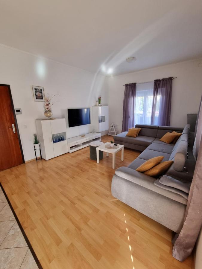 Apartments Lili Biograd Na Moru Exteriör bild