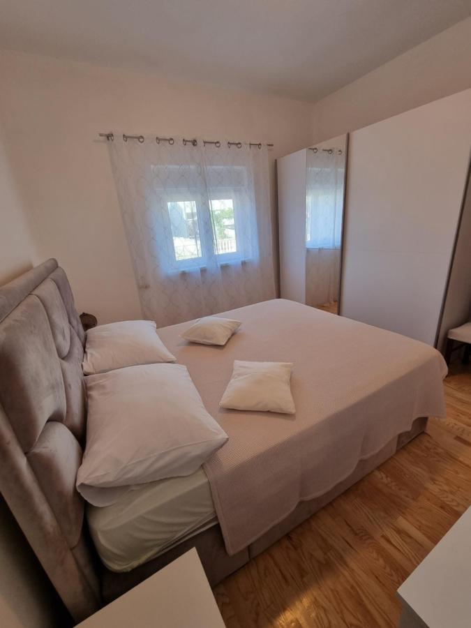 Apartments Lili Biograd Na Moru Exteriör bild