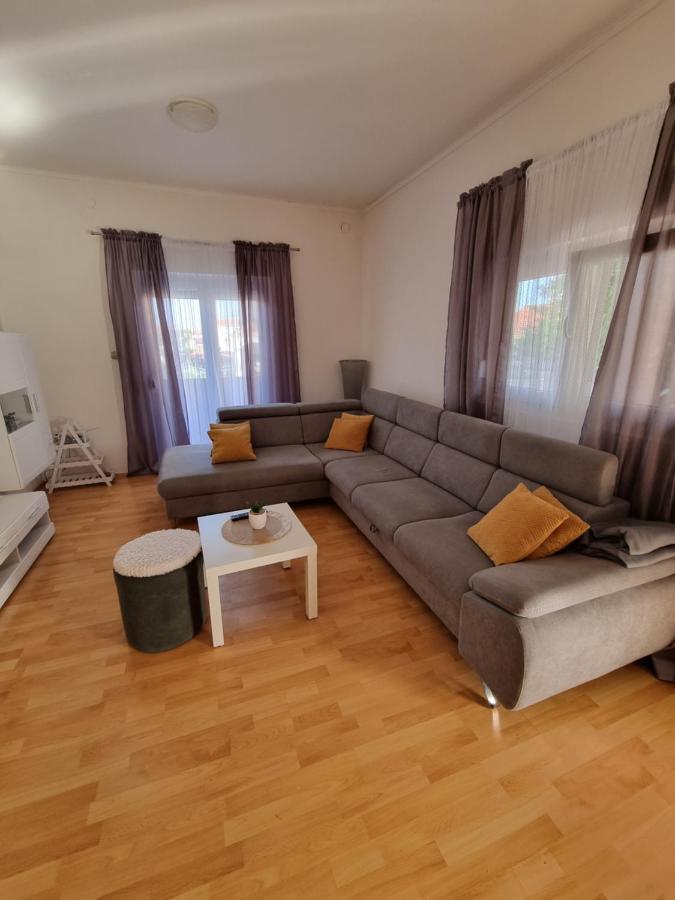 Apartments Lili Biograd Na Moru Exteriör bild