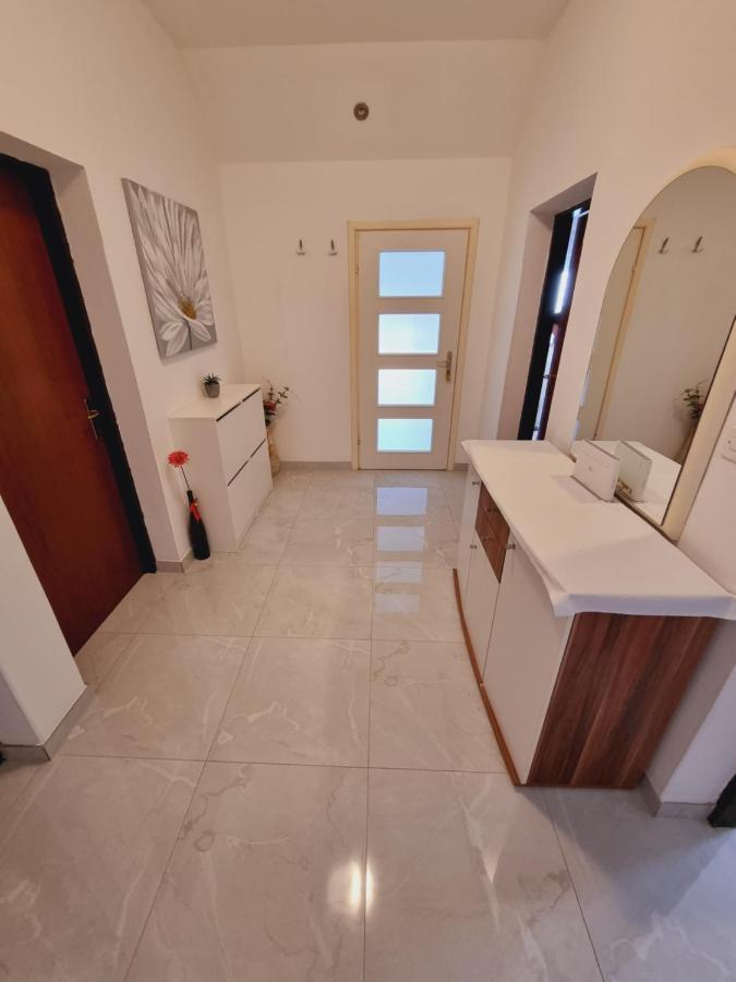 Apartments Lili Biograd Na Moru Exteriör bild