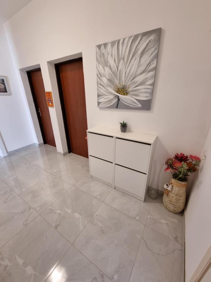 Apartments Lili Biograd Na Moru Exteriör bild