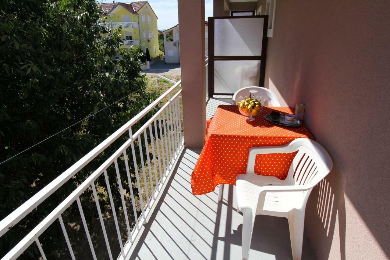 Apartments Lili Biograd Na Moru Exteriör bild