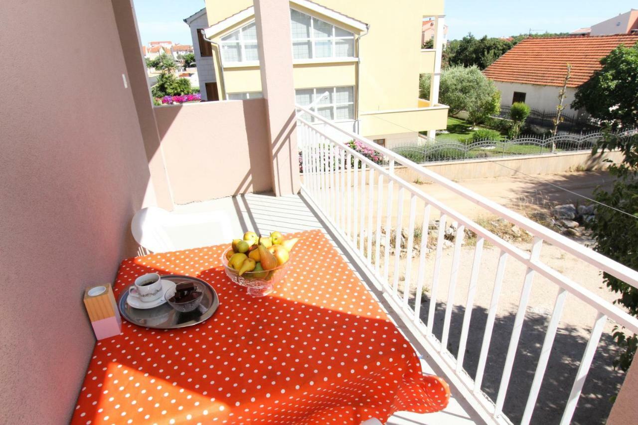 Apartments Lili Biograd Na Moru Exteriör bild