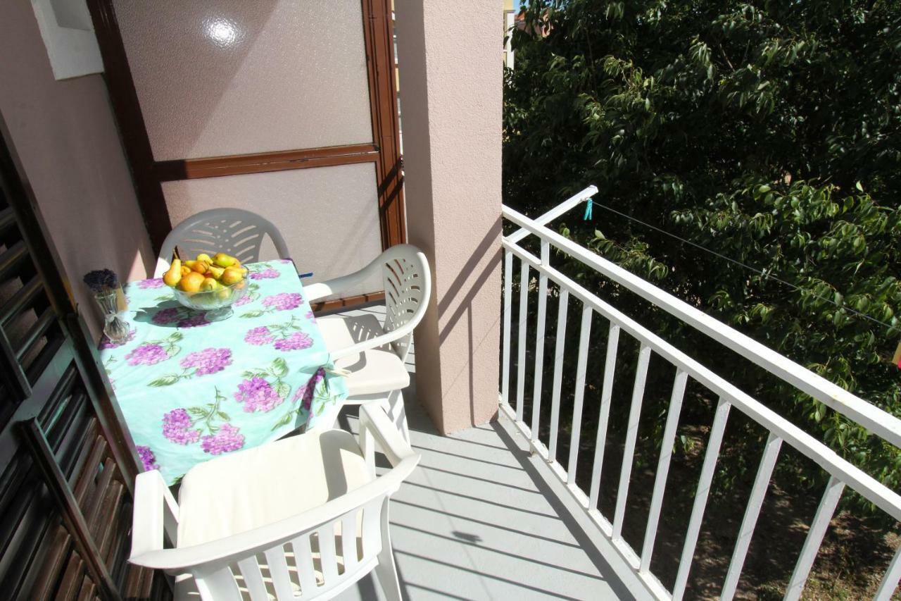 Apartments Lili Biograd Na Moru Exteriör bild