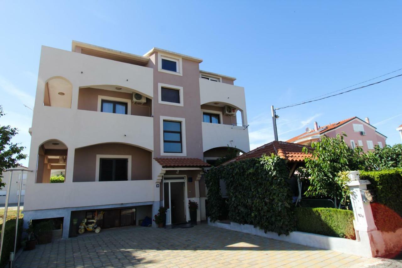 Apartments Lili Biograd Na Moru Exteriör bild